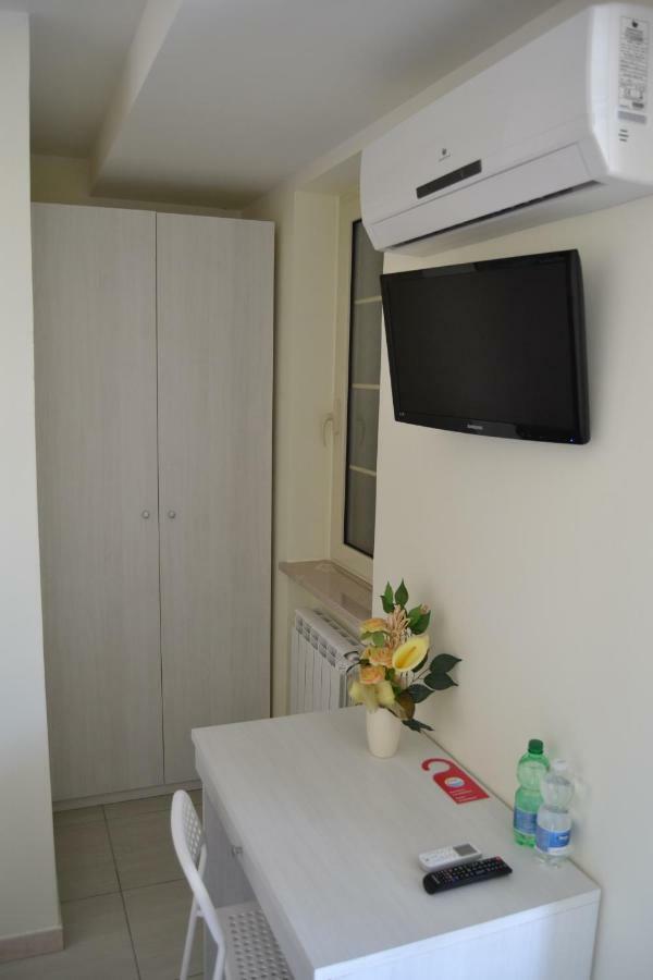 Guesthouse Holiday Formia Beach Buitenkant foto