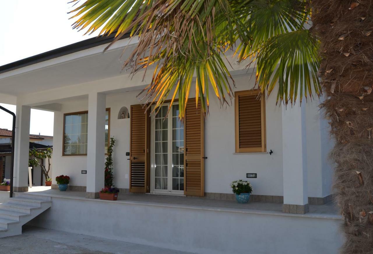 Guesthouse Holiday Formia Beach Buitenkant foto