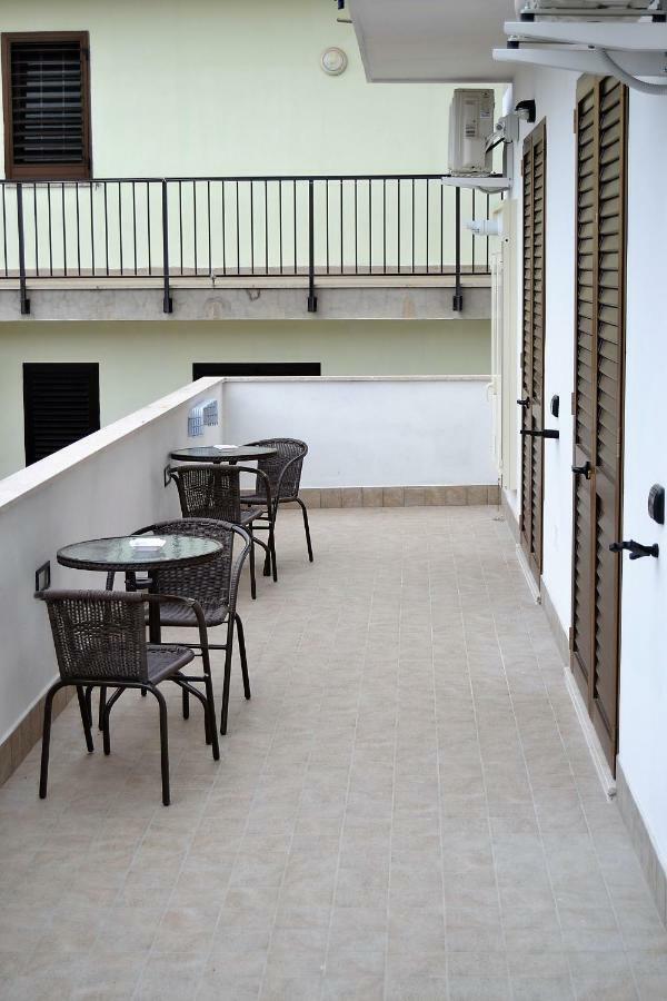 Guesthouse Holiday Formia Beach Buitenkant foto