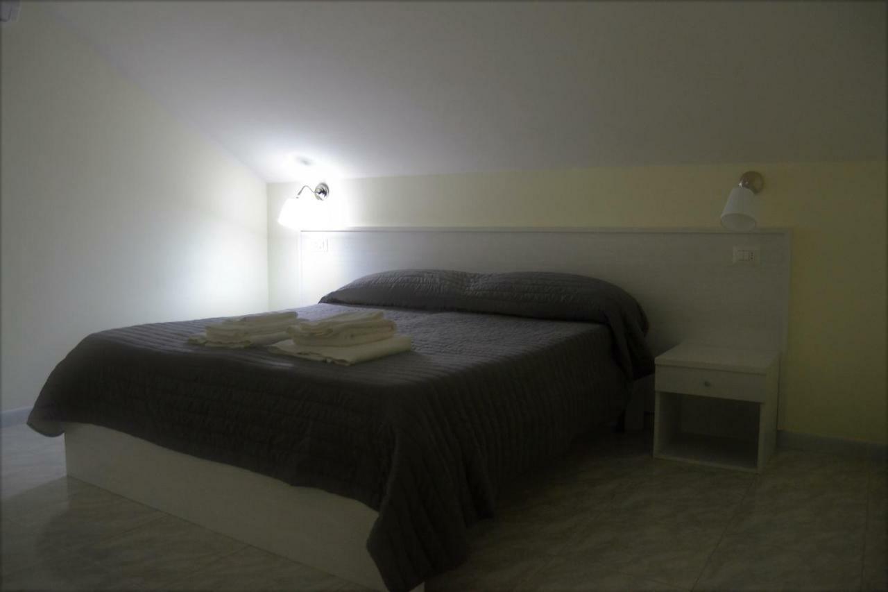 Guesthouse Holiday Formia Beach Buitenkant foto